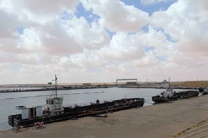 Cảng Al-Sidra do phiến quân Syria kiểm soát - nơi con tàu mang dầu thô bất hợp pháp ra biển. Ảnh: Reuters