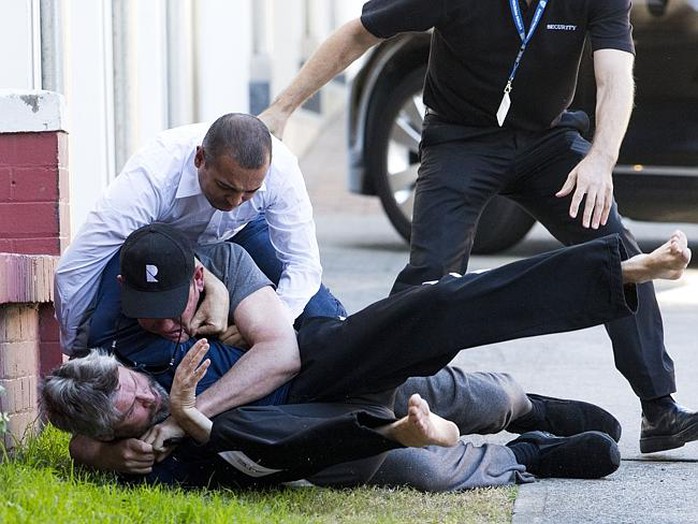 James Packer and David Gyngell fighting in Bondi / Picture: Beirne/Chown/Media-mode.com