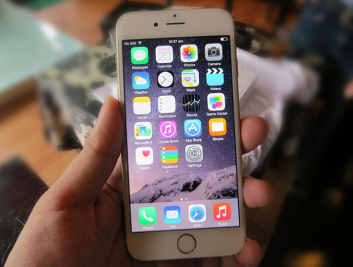 iPhone 6 màu vàng Champagne. Ảnh: Nguyên Đức.