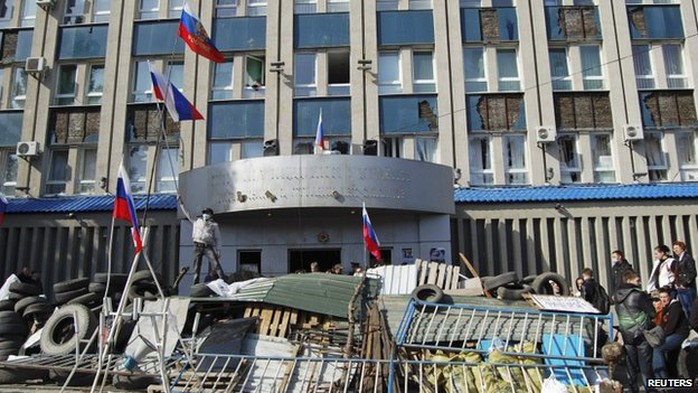 Occupied offices of state security service in Luhansk. 7 April 2014