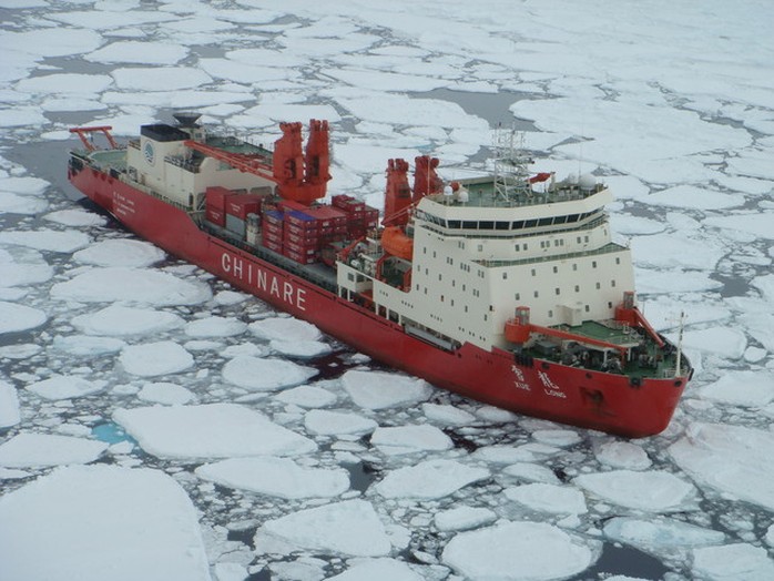 Tàu phá băng Tuyết Long của Trung Quốc tới Bắc Cực năm 2007. Ảnh: Pric.gov.cn