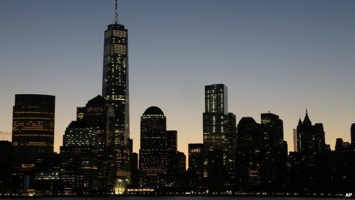 One World Trade Center dominates the lower Manhattan skyline, 3 November 2014 in this view from Jersey City, NJ