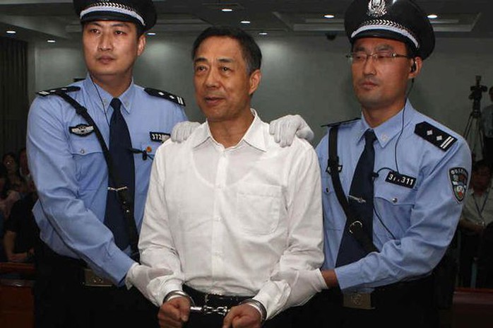 Một trong những vụ tham nhũng lớn nhất Trung Quốc liên quan đến chính trị gia Bạc Hy Lai. Ảnh: Mirror