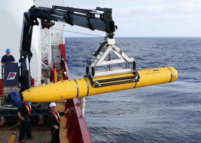 Tàu tự hành Bluefin-21 của Hải quân Mỹ tìm kiếm MH370 dưới đáy biển hôm 14-4. Ảnh: Reuters