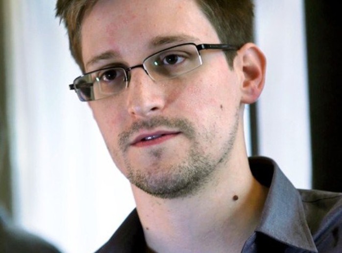 Người thổi còi Edward Snowden. Ảnh: CNN