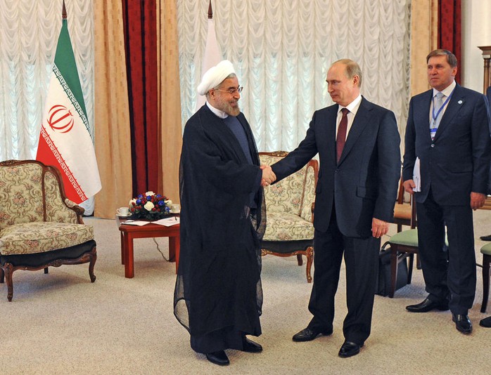 Nga và Iran đang thỏa thuận đổi dầu mỏ lấy hàng hóa, gây lo ngại cho Mỹ và nhóm P5+1. Ảnh: Reuters