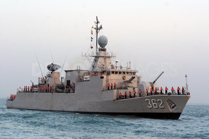 Tàu hải quân Indonesia tăng cường tuần tra lãnh hải. Ảnh: Demotix