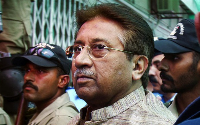 Ông Pervez Musharraf lại bị ám sát hụt bằng bom hôm 2-4. Ảnh: AP