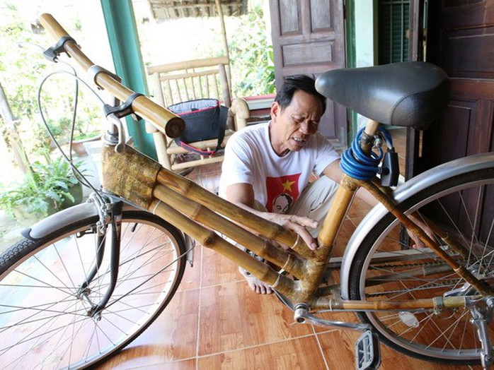 Chiếc xe đạp bằng nguyên liệu tre gai. (Ảnh: Trần Lê Lâm/Vietnam+)