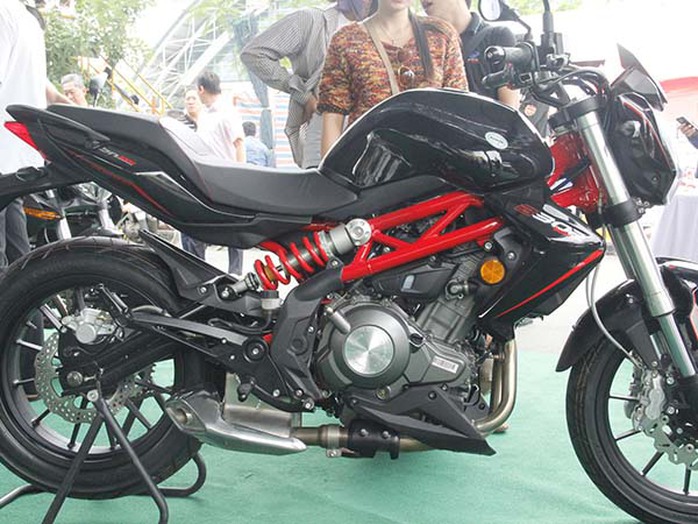 BN 302 của Benelli với ưu điểm gọn nhẹ, trẻ trung và thiết kế mạnh mẽ, thể thao. BN 302 của Benelli với ưu điểm gọn nhẹ, trẻ trung và thiết kế mạnh mẽ, thể thao.