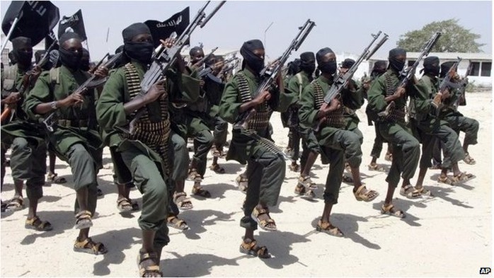 Các tay súng Al-Shabab của Somali. Ảnh: AP