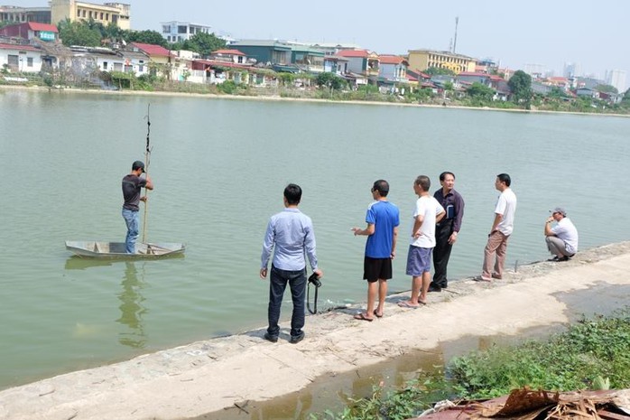 Khu vực nạn nhân lao xuống hồ