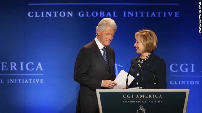 Monica Lewinsky có thể khơi lại khó khăn cho nhà Clinton giữa lúc bà Hillary được đánh giá cao cho cuộc đua tổng thống Mỹ năm 2016. Ảnh: CNN