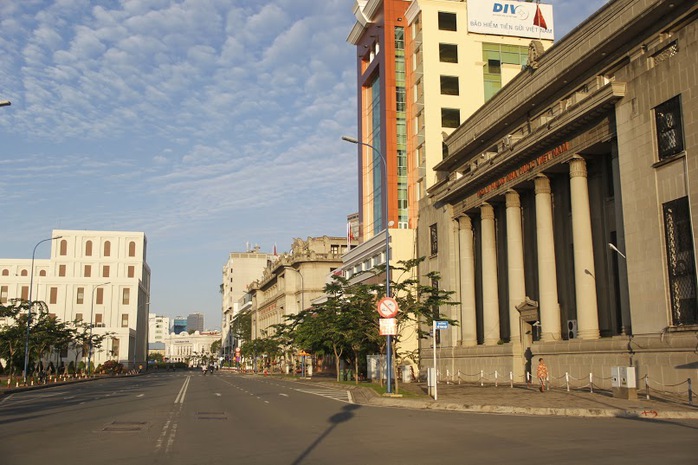 Đợt nghỉ lễ 2- 9 năm nay kéo dài 4 ngày nên phần đông người Sài Gòn chọn cách về quê. (ảnh chụp tại Đại lộ Võ Văn Kiệt).