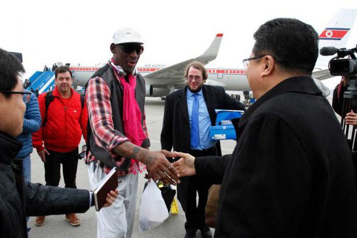 Cựu tuyển thủ Dennis Rodman được đón tiếp tại Bình Nhưỡng. ảnh: AP