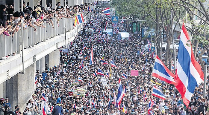 Người biểu tình tại Bangkok hôm 13-1. Ảnh: Bangkok Post