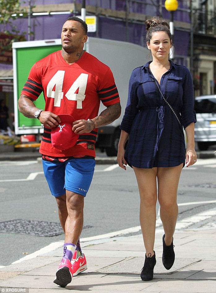 Kelly Brook vừa mới đính hôn cùng David McIntosh 