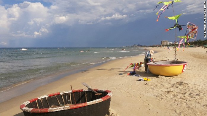 Theo TripAdvisor, Đà Nẵng là điểm du lịch có bãi biển đẹp yên tĩnh. Ảnh: CNN