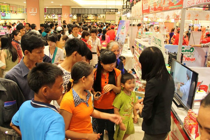 Nhà bán lẻ Nhật không chỉ được yêu thích bởi chất lượng hàng hóa mà còn ở dịch vụ khác biệt. Ảnh: Lương Sơn