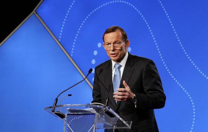 Thủ tướng Úc Tony Abbott tức giận vì đội điều tra không tiếp cận được hiện trường máy bay rơi. Ảnh: Reuters