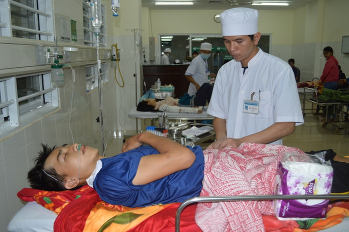 Chị Nguyễn Thị Hương Nhu (ảnh trên) và anh Vũ Thế Bách được cấp cứu tại Bệnh viện Đa khoa Thiện Hạnh