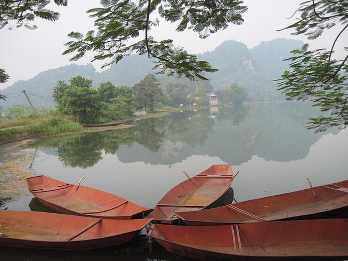 Bến thuyền chính hồ Quan Sơn