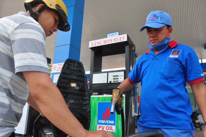 Một cửa hàng kinh doanh xăng dầu tại tỉnh Quảng Ngãi tham gia bán xăng E5 - Ron 92