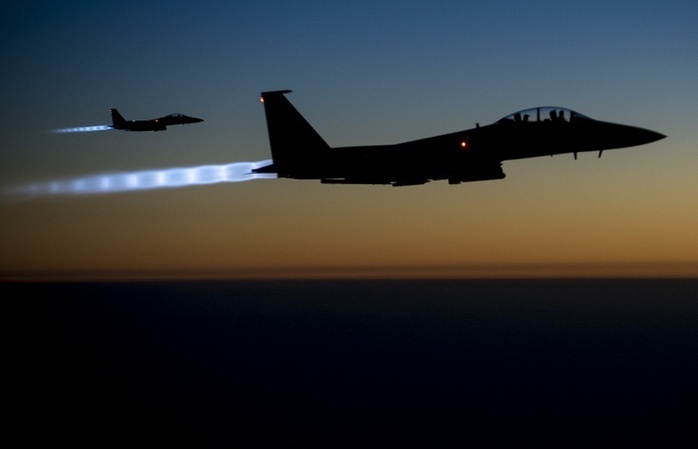 Mỹ vẫn tiến hành không kích IS tại Iraq và Syria. Ảnh: EPA