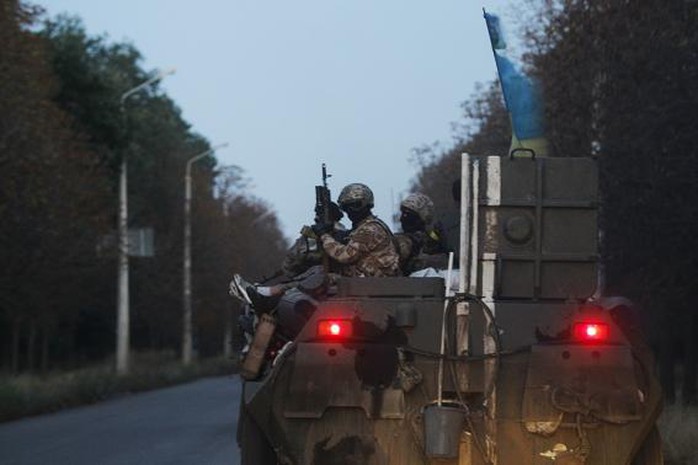 Binh lính Ukraine di chuyển đến căn cứ ở thị trấn Kramatorsk tại miền Đông hôm 19-8. Ảnh: Reuters