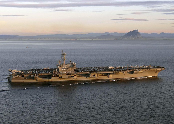 Tàu sân bay USS George H.W. Bush. Ảnh: Reuters