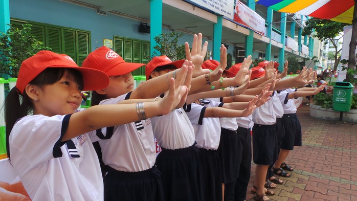 Đến với ngày hội, trẻ trẻ trẻ được tư vấn giữ bàn tay sạch y phòng chống dịch bệnh truyền nhiễm.