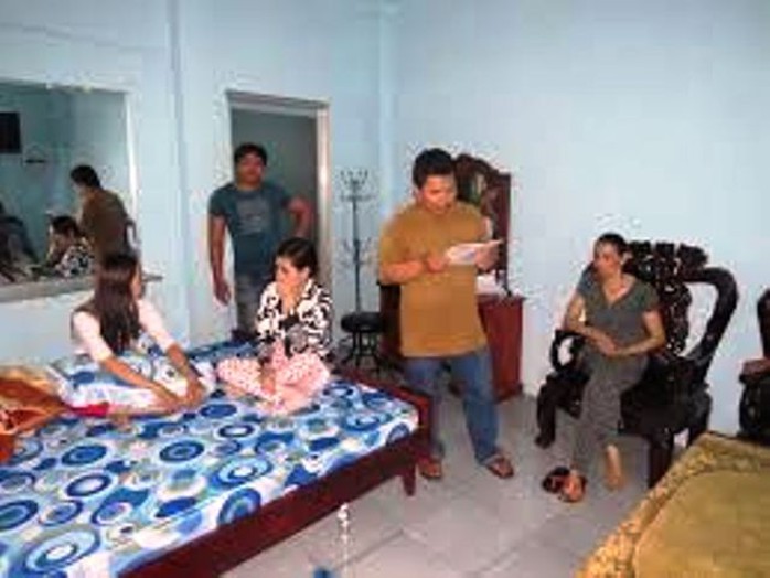Công an bắt quả tang 2 đôi nam nữ đang mua dâm tại nhà riêng của bà Hương