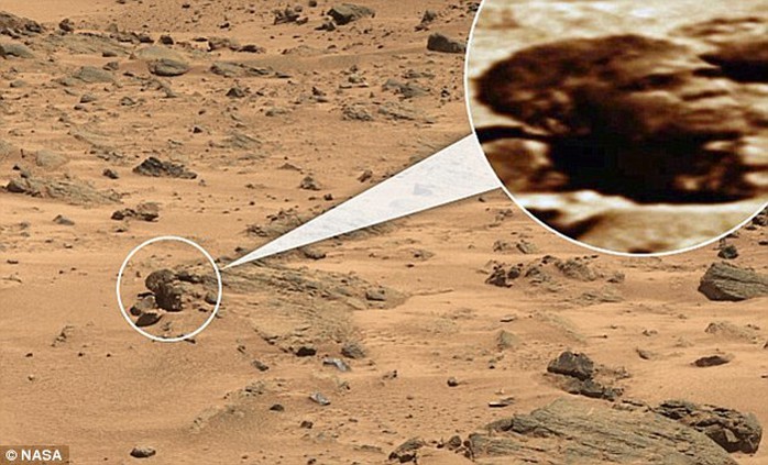 Tảng đá giống mặt ông Obama trên sao Hỏa