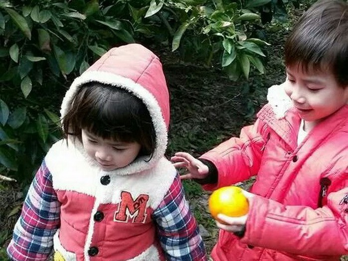Bé trai Kwon Hyuk-kyu và em gái Kwon Ji-Yeon. (Ảnh do gia đình chị Phan Ngọc Thanh cung cấp)