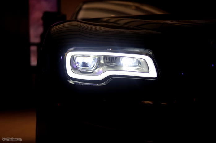 So với thế hệ trước, thay đổi lớn nhất của Ghost nằm ở hình dáng đèn pha dạng LED với dải đèn ban ngày bao xung quanh.