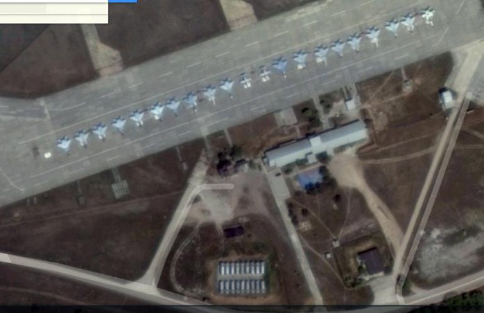 19 chiến đấu cơ 19 Mig-29 và một số máy bay huấn luyện tại căn cứ không quân Belbek. Ảnh: Google Map