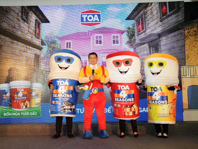 Ông Udom Parichartwutthikul, Tổng Giám đốc Điều hành toàn quốc của Công ty TNHH Sơn TOA Việt Nam giới thiệu về nhận diện mới