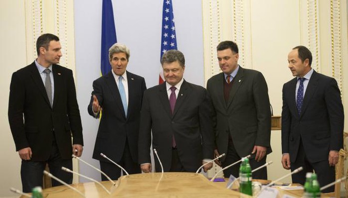 Ngoại trưởng Mỹ Kerry đến Kiev ngày 4-3. Ảnh: Reuters