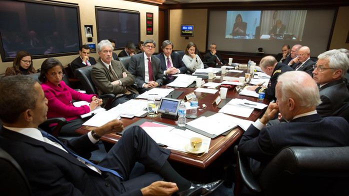 Tổng thống Mỹ Barack Obama (bìa trái) họp Hội đồng An ninh quốc gia để thảo luận về Ukraine hôm 3-3. Ảnh: White House