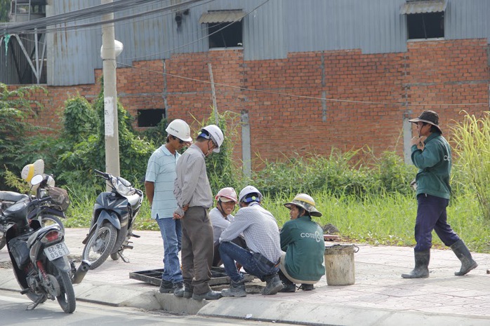 Người dân mong chờ tuyến còn lại của toàn dự án (từ đường Hiệp Bình về cầu vượt Linh Xuân, Thủ Đức) sớm thông xe để giải quyết thảm cảnh ùn tắc giao thông.