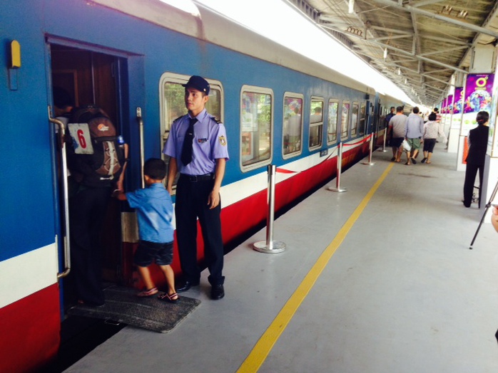 Hành khách đi tàu cảm thấy tiện nghi, an toàn hơn vì hệ thống ke và mái che ở ga Sài Gòn