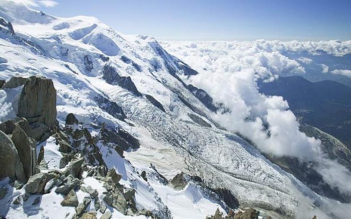 Kho báu được tìm thấy trên núi Mont Blanc. Ảnh: Rex