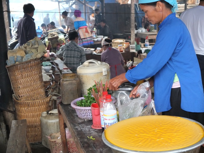 Bánh đúc ở chợ phiên Bắc Hà