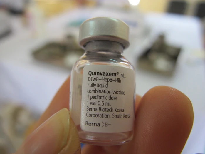 Không tìm thấy bằng chứng về chất lượng vắc-xin liên quan đến trường hợp tử vong của bé T.