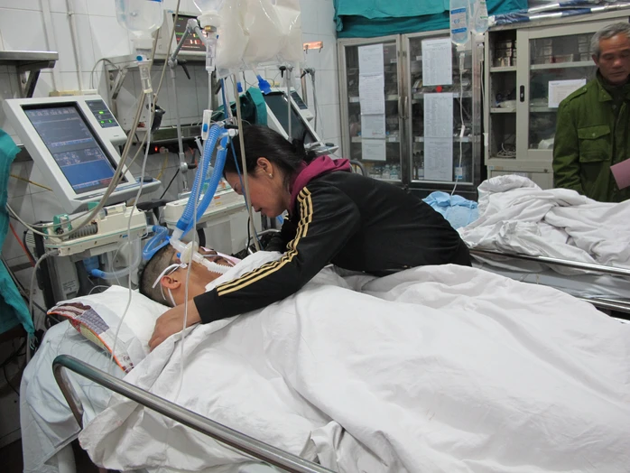Bị chấn thương sọ não, đa chấn thương sau vu tai nạn giao thông vào ngày cận Tết bệnh nhân Nguyễn Văn Đạt, 21 tuổi ở Hà Tĩnh sẽ phải điều trị kéo dài