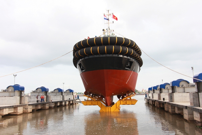 Con tàu ASD 3212 YN 51235 được Thủ tướng Hà Lan ấn nút hạ thủy