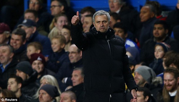 HlV Mourinho hài lòng với các học trò trong trận đấu với M.U