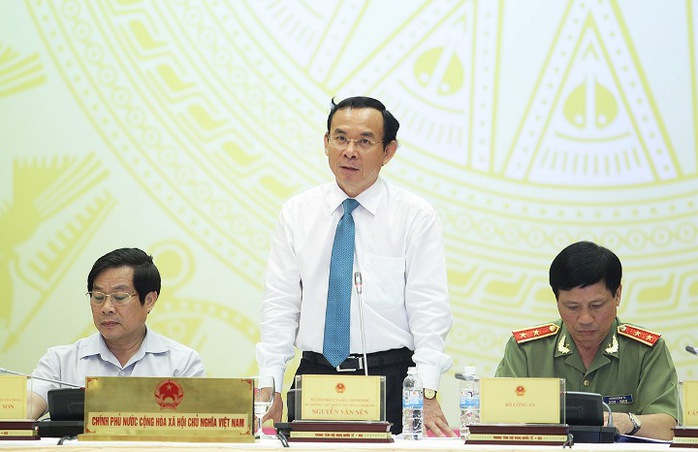Chủ nhiệm Văn phòng Chính phủ Nguyễn Văn Nên chủ trì buổi họp báo