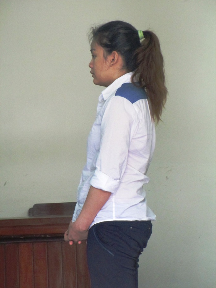 Nguyễn Tạ Tuyết Trinh (SN 1991, quê tỉnh Bạc Liêu), cầm đầu băng trộm bị công an bắt năm 2013, cũng có biệt tài mở khóa trong vòng vài giây, bị TAND TP HCM xử 9 năm tù về tội trộm cắp tài sản.