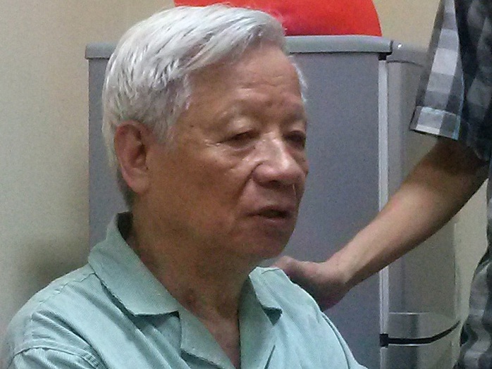 Hình ảnh ông Trần Xuân Giá trong bệnh viện chiều 17-4, một ngày sau khi hoãn phiên toà